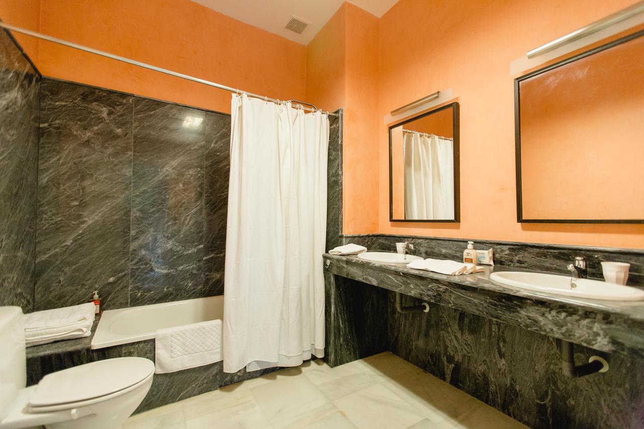 Apartamentos La Botanica, 카디스 외부 사진